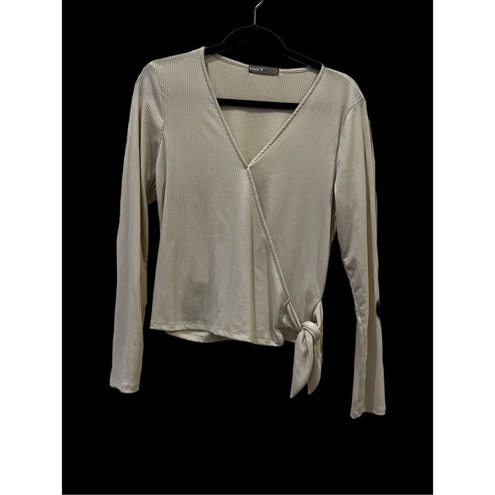 Tresics cream colored wrap ribbed top size large